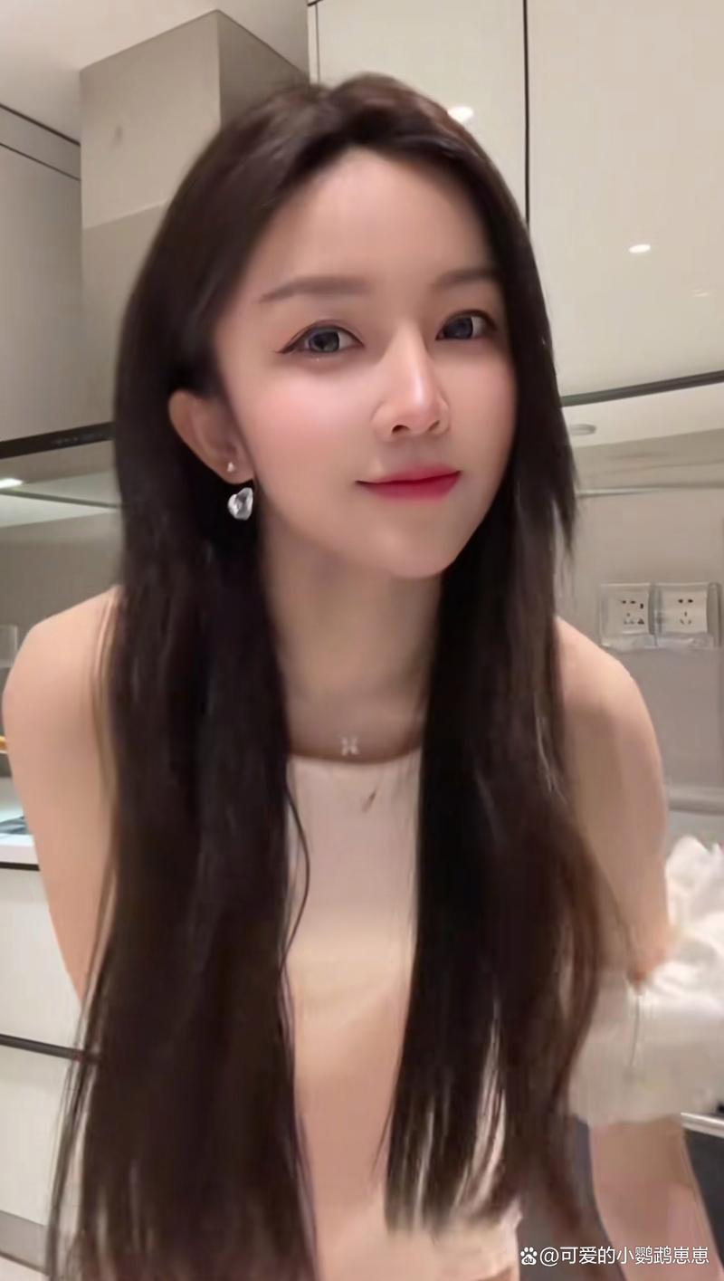 刷抖音看到美女评论